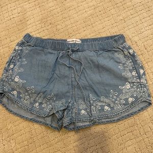Adorable Abercrombie shorts